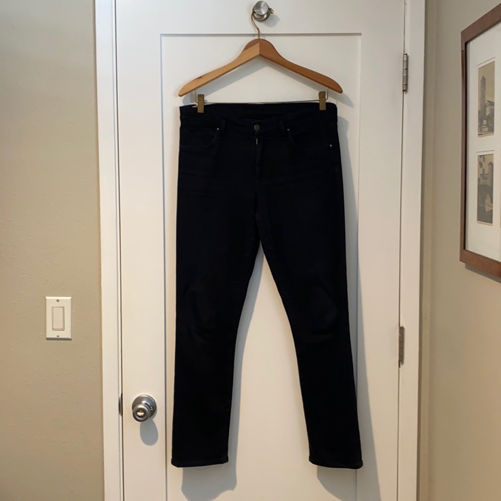 Citizens of Humanity. Black Jeans. Tapered legs.